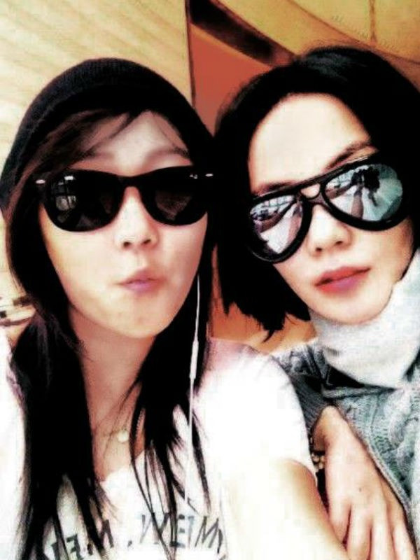 Vương Phi và con gái Đậu Tĩnh Đồng. Hổ phụ sinh khuyển tử của làng giải trí Hoa ngữ