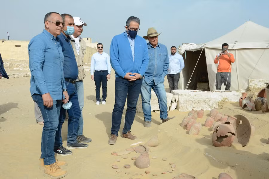 Tiết lộ khám phá khảo cổ hấp dẫn ở Saqqara được công bố đầu năm 2021 ảnh 2