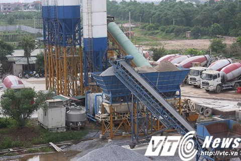 Hai trạm trộn bê tông đại náo chân cầu nghìn tỷ: Ngang nhiên xây dựng trạm điện riêng để hoạt động ảnh 2