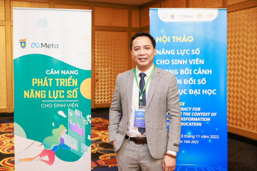 TS Đỗ Văn Hùng.