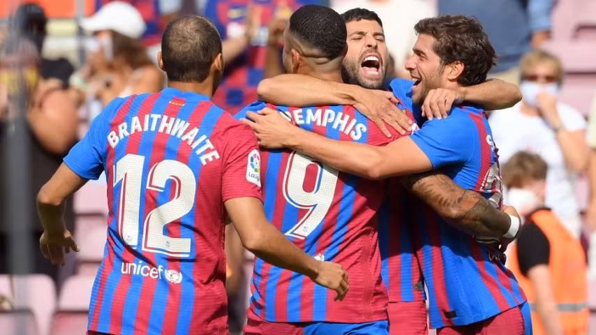 Các cầu thủ Barca ăn mừng chiến thắng 2-1 trước Getafe ngày 29/8.