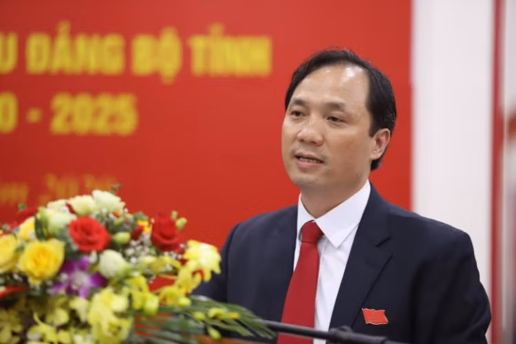 Bí thư Tỉnh ủy Hà Tĩnh Hoàng Trung Dũng