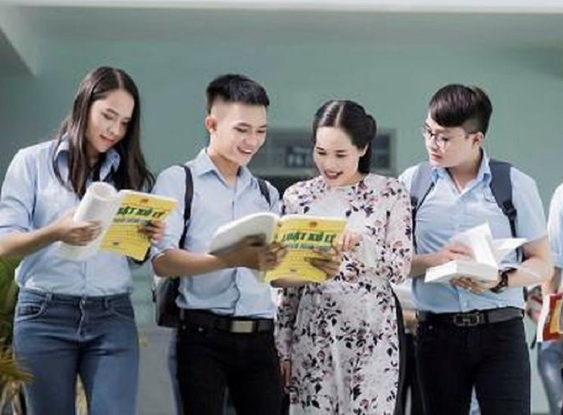 Nhiều chính sách ưu đãi đối với sinh viên giỏi lựa chọn ngành học sư phạm. Ảnh minh họa