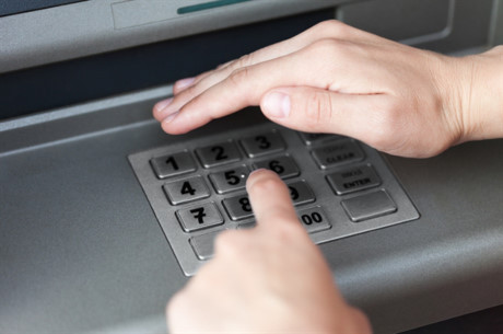 Những sự cố thường gặp khi sử dụng ATM và cách khắc phục - Ảnh 2 Nhung su co thuong gap khi su dung ATM va cach khac phuc - Anh 2