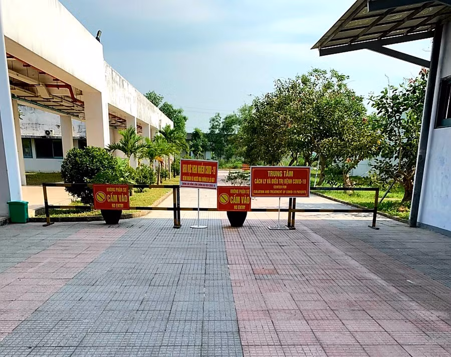 Cách ly tập trung và lấy mẫu xét nghiệm PCR người về từ TPHCM.