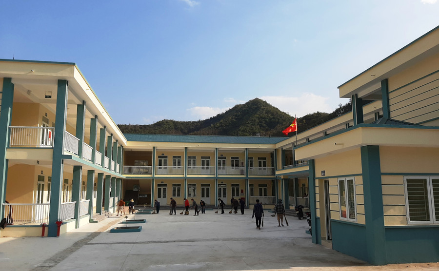Trường Tiểu học Tén Tằn, thị trấn Mường Lát (Thanh Hóa) được xây dựng khang trang, hiện đại. Ảnh: Thế Lượng Trường Tiểu học Tén Tằn, thị trấn Mường Lát (Thanh Hóa) được xây dựng khang trang, hiện đại. Ảnh: Thế Lượng