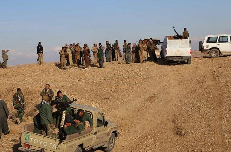 Khám kho vũ khí người Kurd trước giờ đánh IS ảnh 8