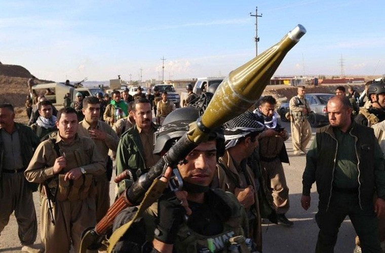 Khám kho vũ khí người Kurd trước giờ đánh IS ảnh 7