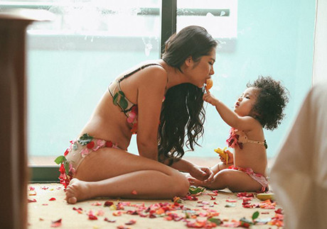 Mẹ Mai Thy là người lên ý tưởng cho bộ ảnh với thiên hướng hoang dã này