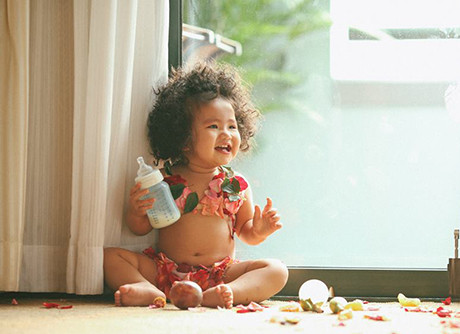 Nụ cười ngây thơ của cô bé Cacao