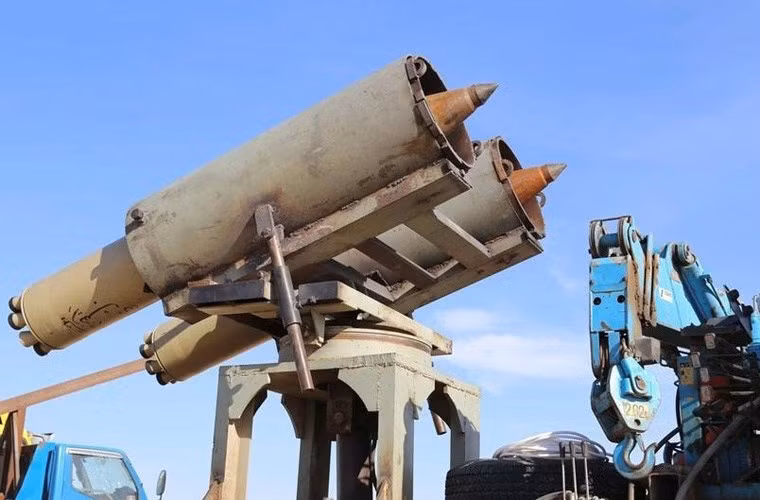 Khám kho vũ khí người Kurd trước giờ đánh IS