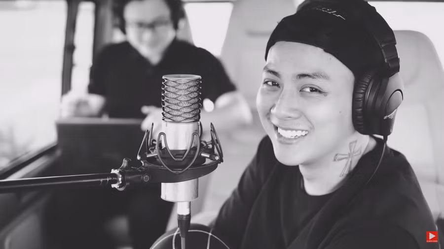 Hoài Lâm gắn liền thương hiệu với nhiều bản ballad.