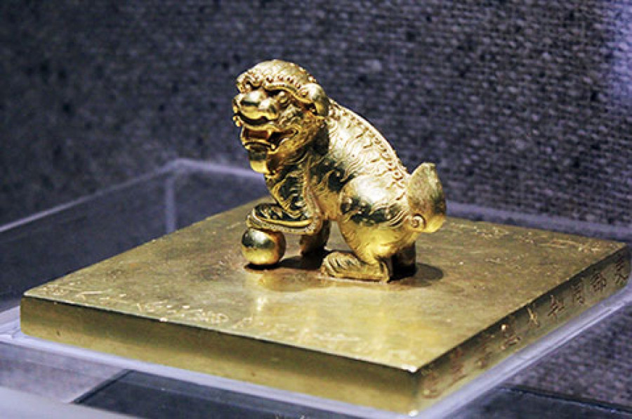 Ấn vàng Đại Việt Nguyễn chúa vĩnh trấn chi bảo. Ảnh minh họa. Ấn vàng Đại Việt Nguyễn chúa vĩnh trấn chi bảo. Ảnh minh họa.