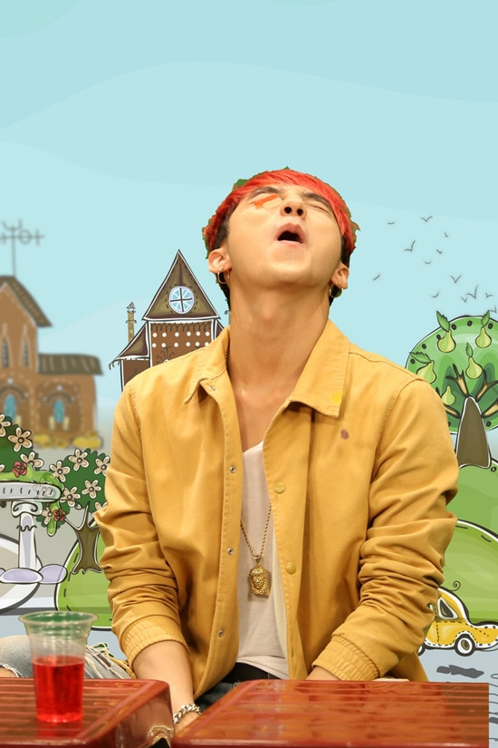 Biểu cảm đáng yêu của Sơn Tùng M-TP khi tham gia vào các trò thử thách. hari-won-noi-mau-ghen-doi-son-tung-m-tp-hon-6