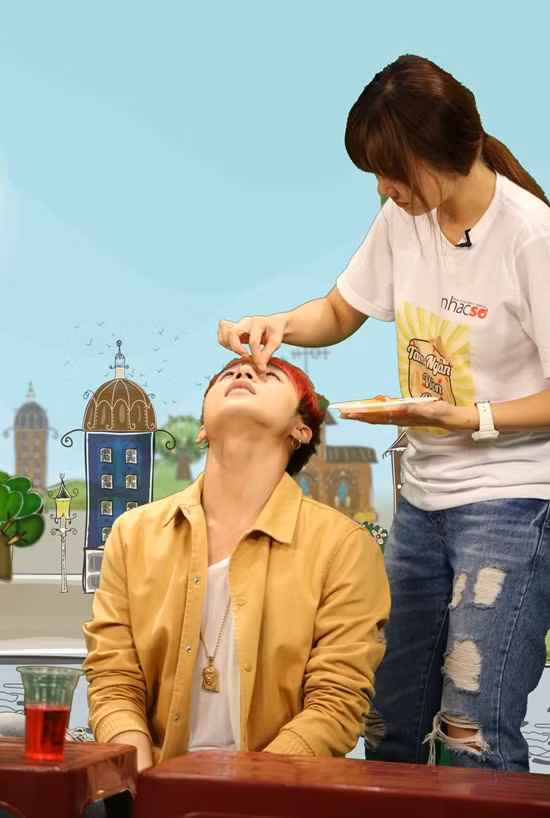 hari-won-noi-mau-ghen-doi-son-tung-m-tp-hon-5