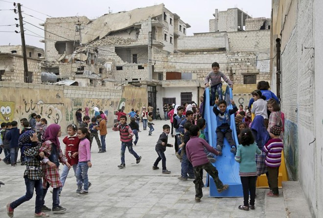 Sóng Tiền Đường quật ngã du khách lọt top ảnh tuần