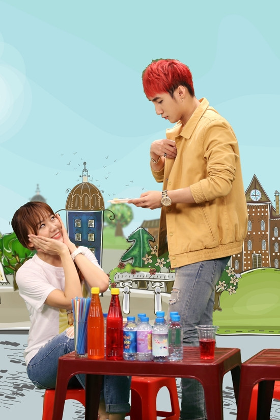 Gặp lại sau một khoảng thời gian khá dài kể từ phim Chàng trai năm ấy, Hari Won cho biết phong thái và cách nói chuyện của Sơn Tùng ra dáng đàn ông và "đầy mùi" menly, không giống như tính tình trẻ con mà trước đây. Không những thế, Hari Won và Sơn Tùng đã có những giây phút trò chuyện thân tình về phong cách âm nhạc cũng như những sự cố về scandal liên quan đến phong cách ăn mặc mà nam ca sĩ gặp phải thời gian qua. hari-won-noi-mau-ghen-doi-son-tung-m-tp-hon-8