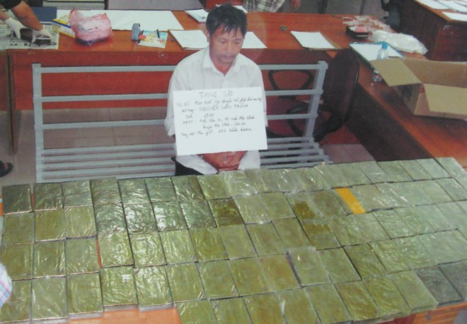 Trình bị bắt cùng 106 bánh heroin.