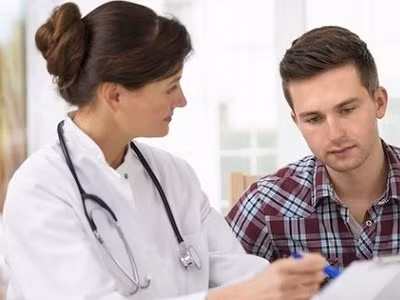 Dấu hiệu điển hình tố nam giới mắc sùi mào gà