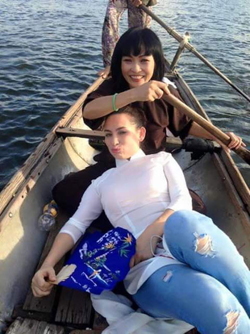 Khánh Thi - Phan Hiển tình tứ bên nhau ngày cuối tuần ảnh 12 Khánh Thi - Phan Hiển tình tứ bên nhau ngày cuối tuần - 12