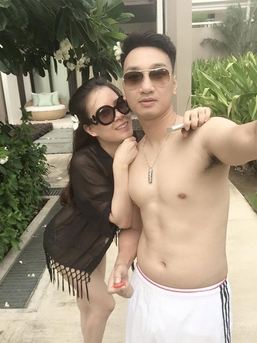 Khánh Thi - Phan Hiển tình tứ bên nhau ngày cuối tuần ảnh 10 Khánh Thi - Phan Hiển tình tứ bên nhau ngày cuối tuần - 10