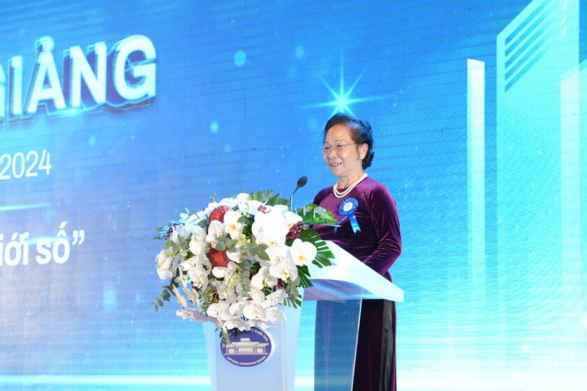 GS.TS. Nguyễn Thị Doan - Chủ tịch Hội Khuyến học Việt Nam, nguyên Phó Chủ tịch nước, Chủ tịch danh dự Hội đồng Trường phát biểu.