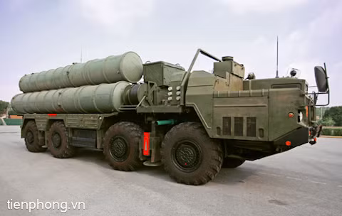 Xe bệ phóng triển khai sẵn sàng chiến đấu