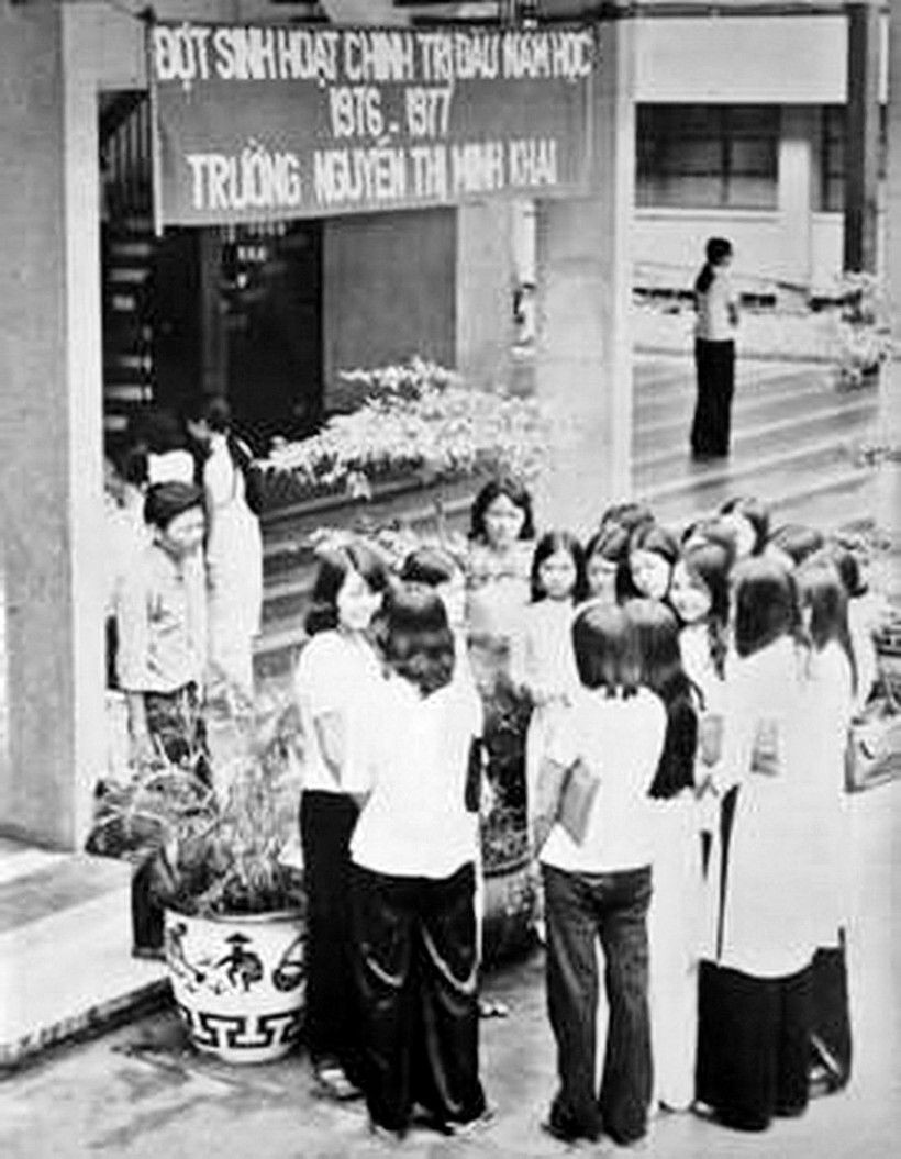 Đợt sinh hoạt chính trị đầu năm học 1976 - 1977 của Trường Nguyễn Thị Minh Khai. Ảnh: Tư liệu/Internet Đợt sinh hoạt chính trị đầu năm học 1976 - 1977 của Trường Nguyễn Thị Minh Khai. Ảnh: Tư liệu/Internet