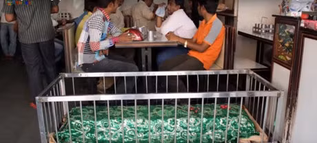 Ban se “tron xoe mat” kinh ngac khi buoc vao nhung cua hang nay! - Anh 3