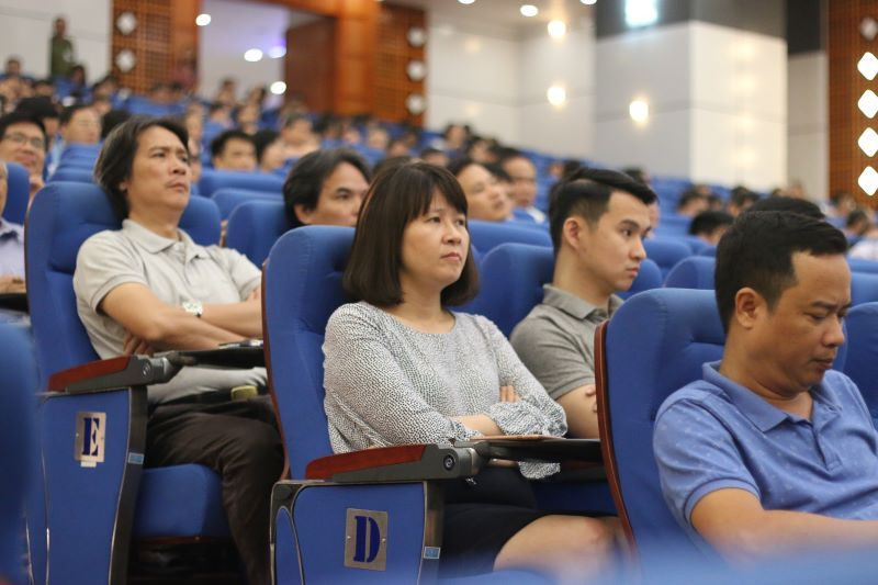 Các đại biểu tham dự hội nghị trực tuyến tại điểm cầu Hà Nội