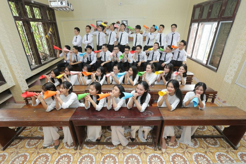 Ngô Thu Hà và các bạn cùng lớp