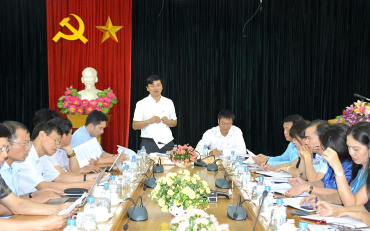 Ông Vũ Đình Hưng, Giám đốc Sở GD&ĐT Tuyên Quang trao đổi về một số khó khăn của giáo dục Tuyên Quang với Thứ trưởng Lê Hải An Ông Vũ Đình Hưng, Giám đốc Sở GD&ĐT Tuyên Quang trao đổi về một số khó khăn của giáo dục Tuyên Quang với Thứ trưởng Lê Hải An