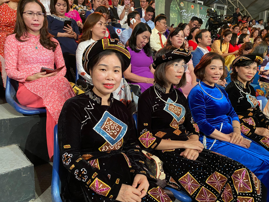 Giáo viên tham dự Chương trình “Thay lời tri ân” năm 2022. Ảnh: Ngô Chuyên Giáo viên tham dự Chương trình “Thay lời tri ân” năm 2022. Ảnh: Ngô Chuyên