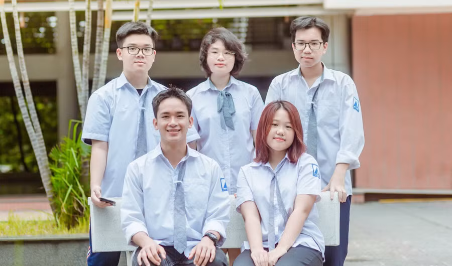 Đội thi GOATS của Trường THPT chuyên Hà Nội - Amsterdam. Ảnh: ITN