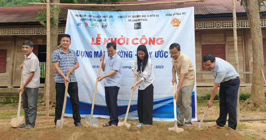 Khởi công xây dựng điểm trường bản Canh, Trường Tiểu học Nga My (huyện Tương Dương, Nghệ An).