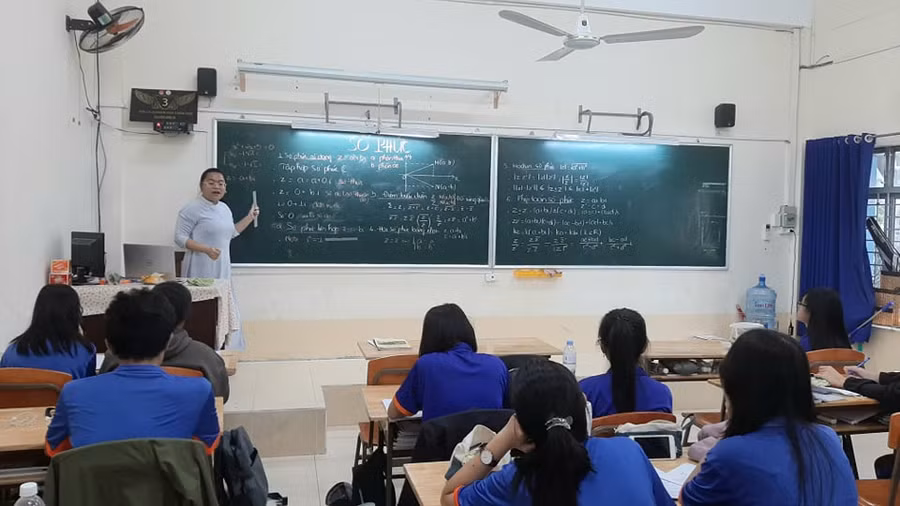 Học sinh trải nghiệm Một ngày làm giáo viên