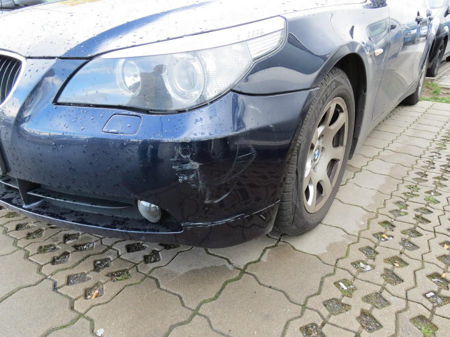 Cách xử lý va chạm giao thông của người Đức ảnh 4 Nạn nhân là chiếc xe BMW