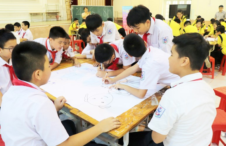 Tự học trở thành nhu cầu tự thân của mỗi HS. Ảnh: T. Thanh