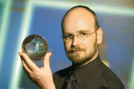  Chuyên gia lĩnh vực Tương lai học, tiến sĩ Ian Pearson. 