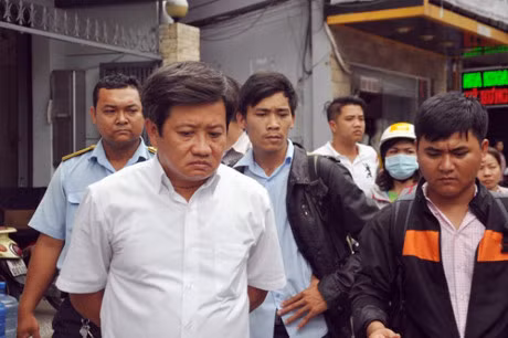 Via he truoc va sau 1 tuan ong Hai lien tuc xuong duong - Anh 23