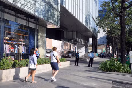 Via he truoc va sau 1 tuan ong Hai lien tuc xuong duong - Anh 3