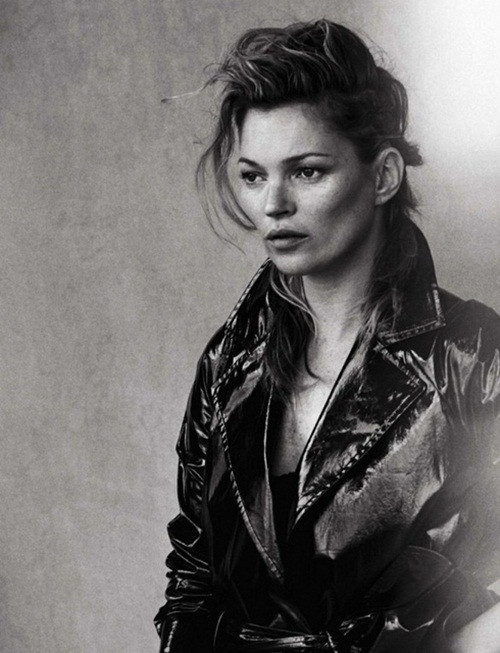 Kate Moss vẫn đẹp quyến rũ trên tạp chí dù không Photoshop - ảnh 1 Hình ảnh: Kate Moss vẫn đẹp quyến rũ trên tạp chí dù không Photoshop số 1