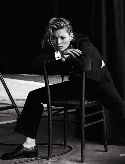 Kate Moss vẫn đẹp quyến rũ trên tạp chí dù không Photoshop - ảnh 8 Hình ảnh: Kate Moss vẫn đẹp quyến rũ trên tạp chí dù không Photoshop số 8