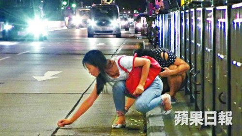 Cả phố náo loạn vì trận "mưa kim cương’ ảnh 2 Cả phố náo loạn vì trận