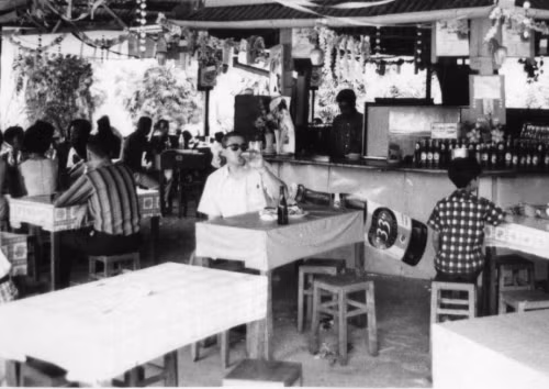 Vụ tạt axít ca sĩ Cẩm Nhung: Khóc thương cho phận 