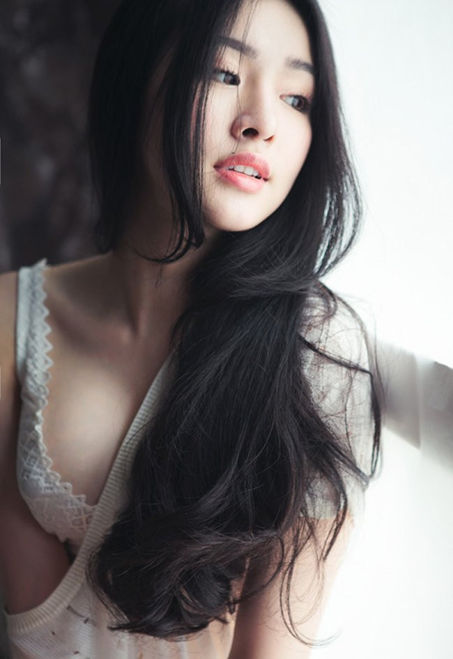 Điểm mặt dàn người tình nóng bỏng từng bên đời Vĩnh Thụy ảnh 17 Điểm mặt dàn người tình nóng bỏng từng bên đời Vĩnh Thụy ảnh 17