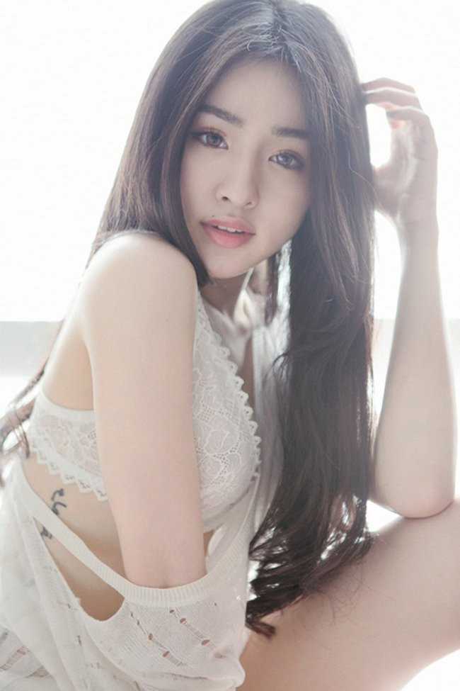 Điểm mặt dàn người tình nóng bỏng từng bên đời Vĩnh Thụy ảnh 16 Điểm mặt dàn người tình nóng bỏng từng bên đời Vĩnh Thụy ảnh 16