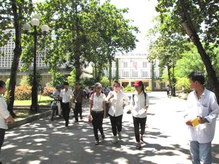 Thí sinh ở Huế ra sớm