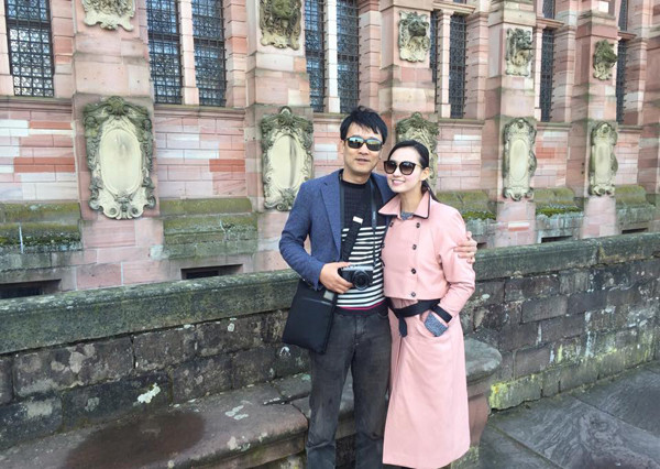 Đây được xem như chuyến “trăng mật” để hai vợ chồng hâm nóng tình cảm sau khi về chung một nhà được 4 năm. Đây được xem như chuyến “trăng mật” để hai vợ chồng hâm nóng tình cảm sau khi về chung một nhà được 4 năm.