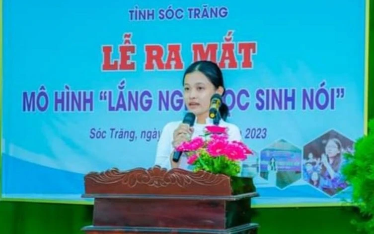 Học sinh trình bày trong buổi “Lắng nghe học sinh nói”.